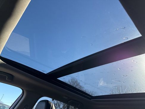 Used 2024 Honda Pilot Touring image 32