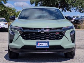Used 2024 Chevrolet Trax RS w/ Sunroof Package FWD video 2