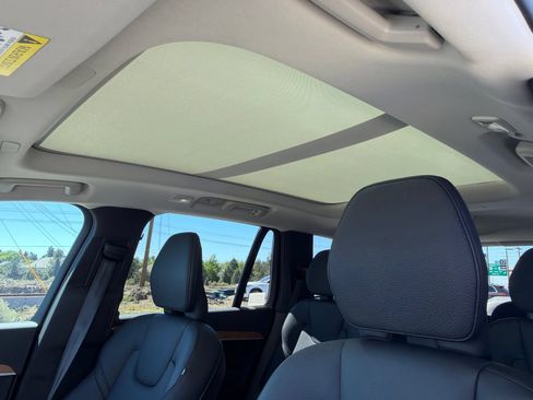 Used 2023 Volvo XC90 T8 Plus w/ Protection Package Premier AWD/4WD image 17