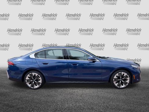Used 2025 BMW 540i xDrive AWD/4WD image 11