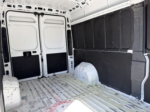 Used 2025 RAM ProMaster 2500 w/ Convenience Group FWD image 15