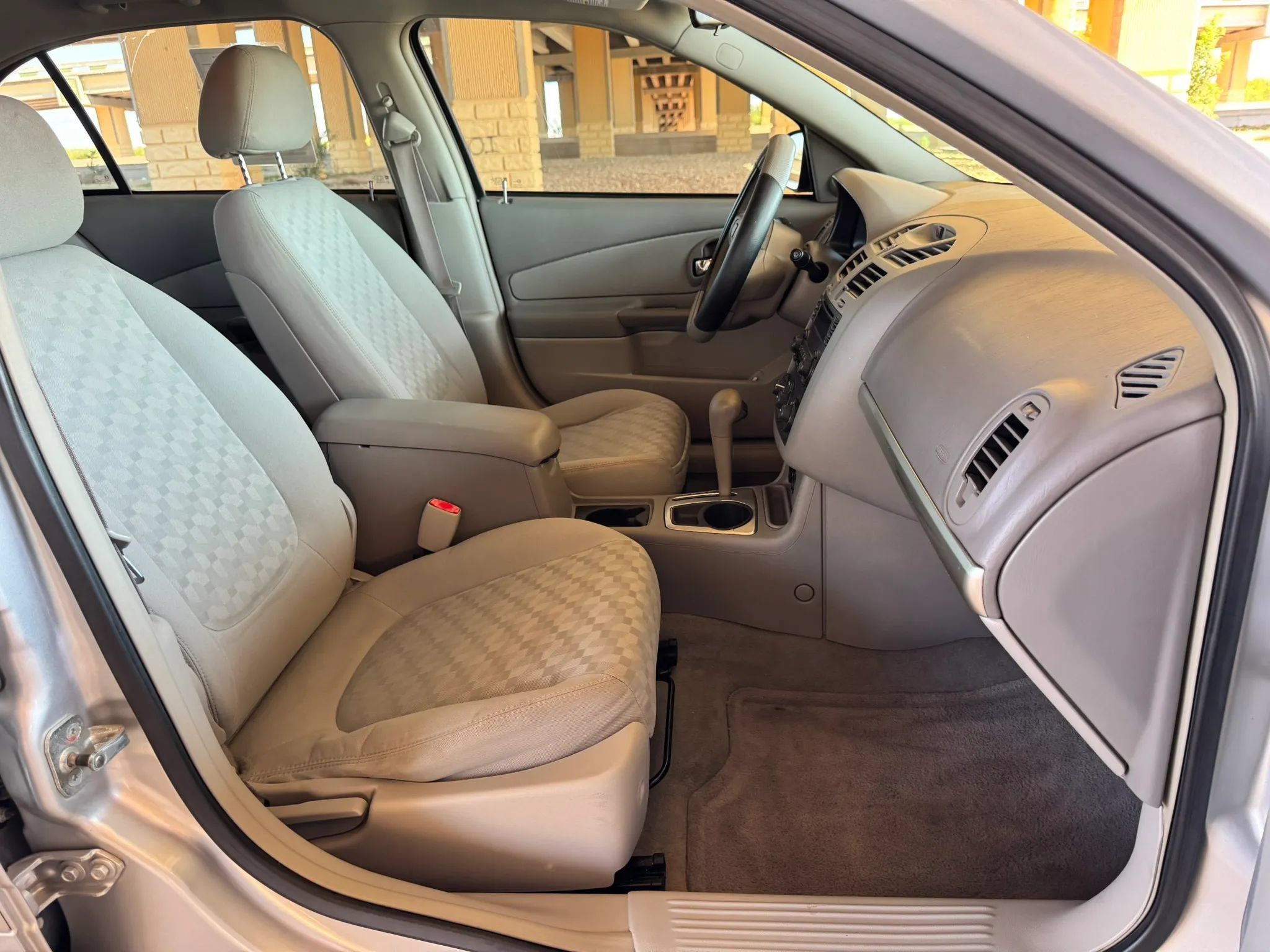 Used 2005 Chevrolet Malibu LS FWD image 24