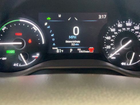Certified 2025 Toyota Sienna XLE FWD image 10