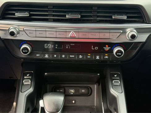 Used 2022 Kia Telluride S image 30