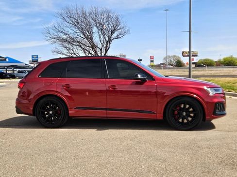Used 2022 Audi SQ7 Premium Plus w/ SQ7 Executive Package image 4