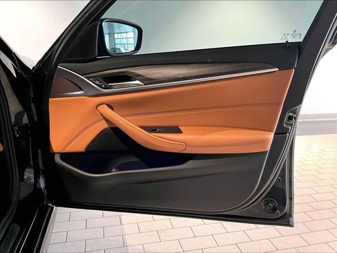 Used 2023 BMW 530i w/ M Sport Package image 27