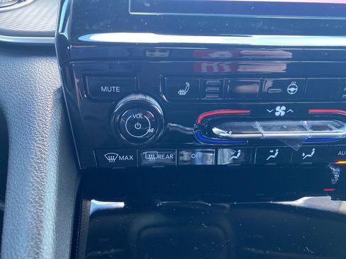 New 2025 Jeep Grand Cherokee Altitude image 27