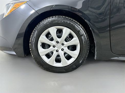 Used 2022 Toyota Corolla LE image 8