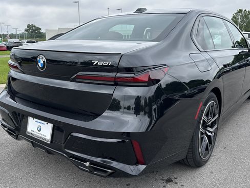 Used 2025 BMW 760i xDrive w/ Executive Package image 10