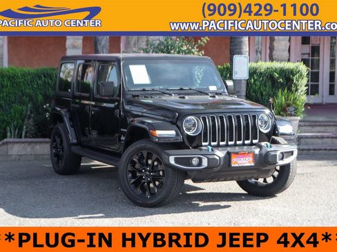 Used 2023 Jeep Wrangler Unlimited Sahara AWD/4WD image 1
