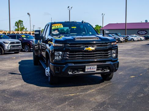 Used 2024 Chevrolet Silverado 3500 W/T w/ WT Convenience Package AWD/4WD image 10