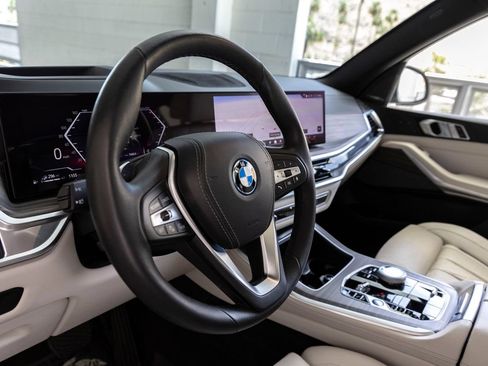 Certified 2025 BMW X5 xDrive50e w/ Executive Package AWD/4WD image 17