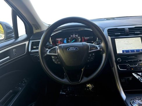 Used 2020 Ford Fusion SE image 14