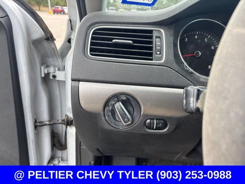 Used 2018 Volkswagen Jetta S FWD image 11