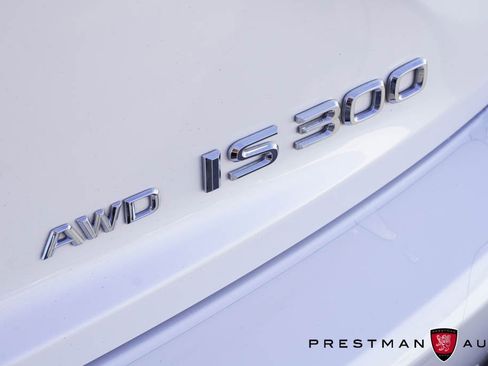 Used 2018 Lexus IS 300 AWD image 4