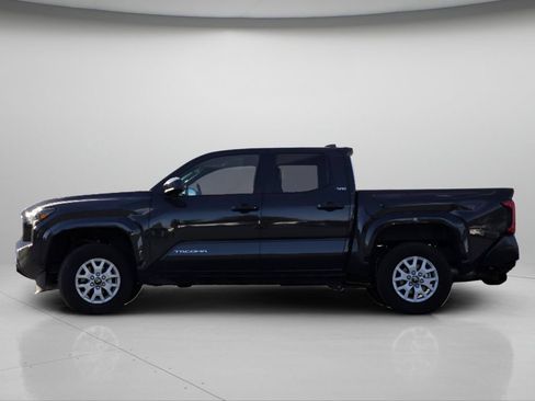 Certified 2025 Toyota Tacoma SR5 AWD/4WD image 21