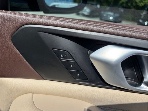 Used 2019 BMW X7 xDrive40i w/ Premium Package AWD/4WD image 52