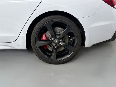 Used 2019 Genesis G70 3.3T Advanced w/ Sport Package image 32