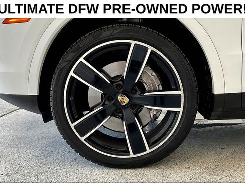 Used 2023 Porsche Cayenne AWD/4WD image 11