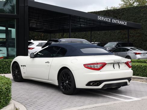 Used 2011 Maserati GranTurismo Convertible RWD image 5