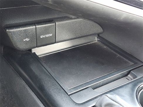 Used 2020 Toyota Camry LE image 14