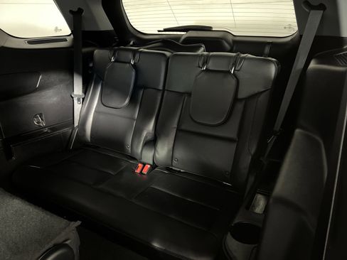 Used 2020 Ford Explorer XLT w/ Equipment Group 202A image 26