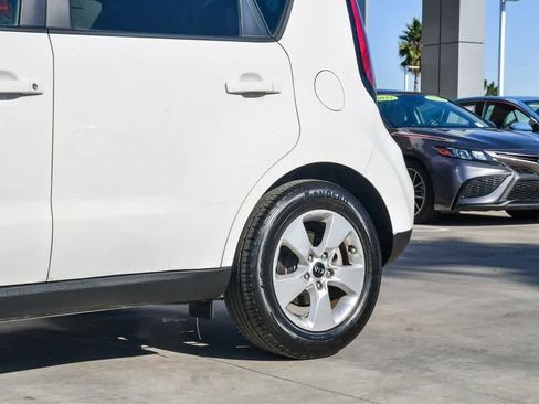 Used 2019 Kia Soul image 11