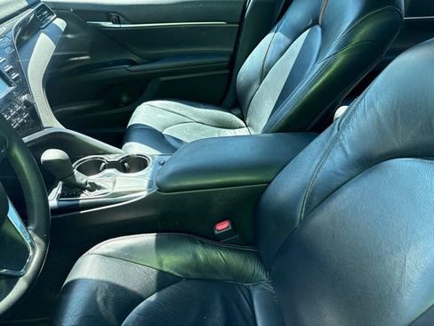 Used 2019 Toyota Camry LE FWD image 9