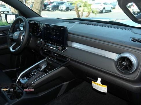 Used 2025 Chevrolet Colorado LT w/ LT Convenience Package AWD/4WD image 16