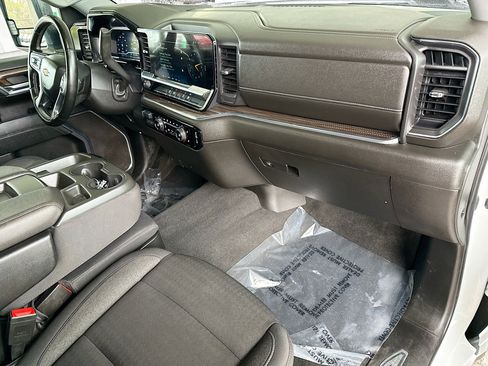 Used 2024 Chevrolet Silverado 2500 LT image 29