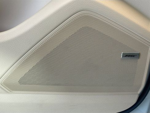 Certified 2023 Porsche Cayenne Platinum Edition image 12