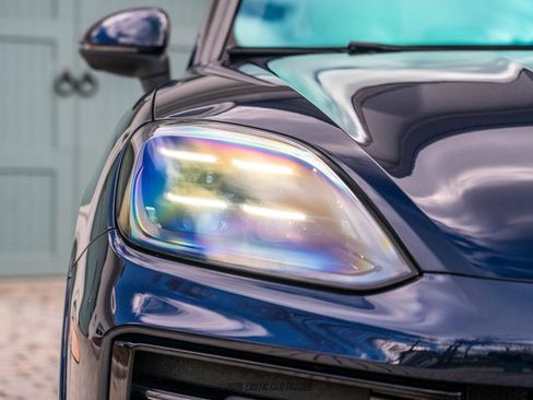 Used 2024 Porsche Cayenne S image 96