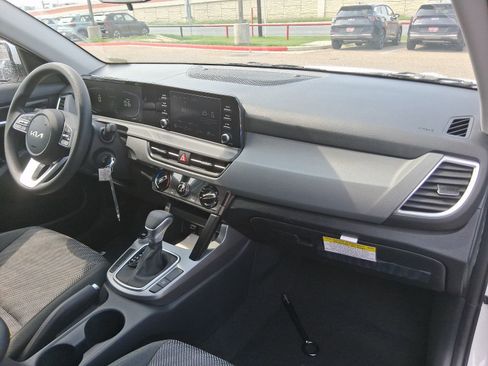 New 2026 Kia Seltos LX FWD image 11