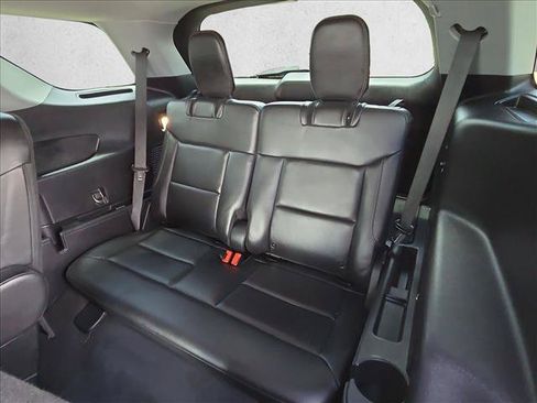 Certified 2022 Ford Explorer XLT w/ Equipment Group 202A RWD image 19
