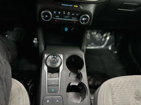 Used 2020 Ford Escape SE image 22