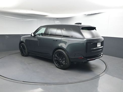Used 2025 Land Rover Range Rover SE AWD/4WD image 3