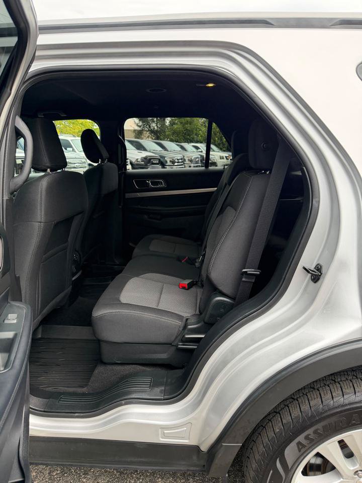 Used 2019 Ford Explorer XLT AWD/4WD image 19
