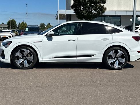 Used 2021 Audi e-tron Prestige w/ Prestige Package AWD/4WD image 7