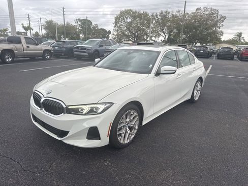 Used 2025 BMW 330i Sedan image 3