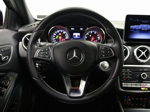 Used 2018 Mercedes-Benz GLA 250 GLA 250 image 14