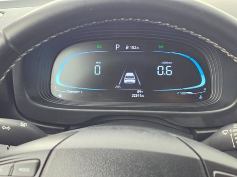 Used 2023 Hyundai Venue SEL FWD image 25