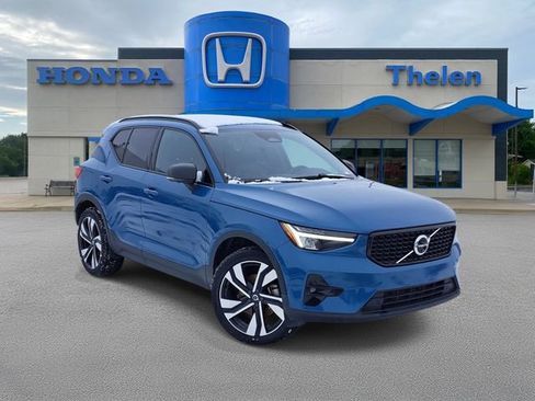 Used 2023 Volvo XC40 B5 Ultimate w/ Protection Package Premier image 1