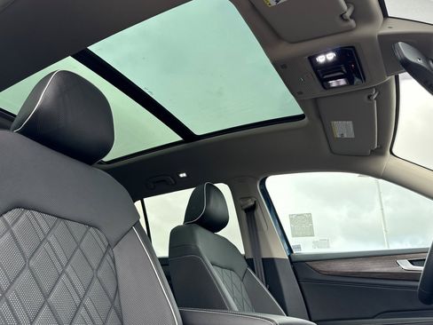 New 2025 Volkswagen Atlas SEL Premium R-Line image 16