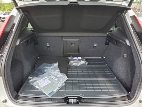 New 2026 Volvo XC40 B5 Ultra w/ Protection Package Premier image 26