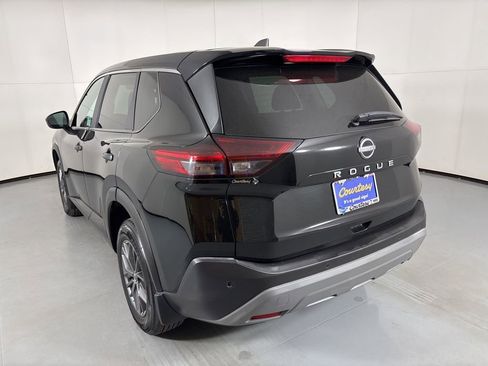 Used 2023 Nissan Rogue S image 6