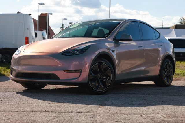 Used 2023 Tesla Model Y Long Range AWD/4WD image 1