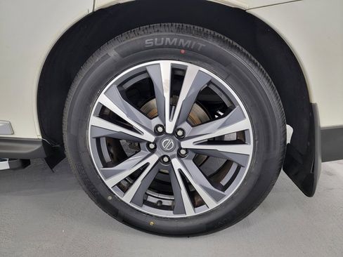 Used 2019 Nissan Pathfinder Platinum w/ Cargo Package image 11