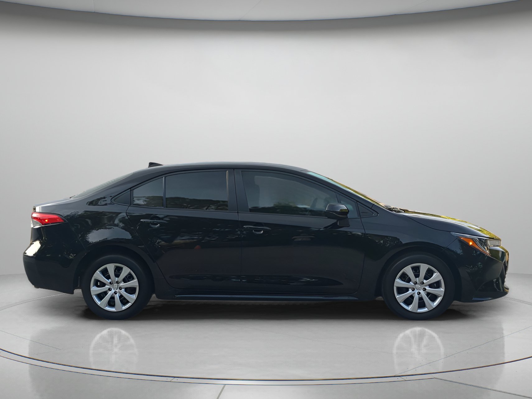 Used 2024 Toyota Corolla LE FWD image 39