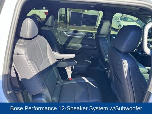 Used 2024 GMC Acadia Elevation image 19