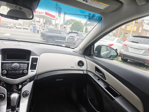 Used 2014 Chevrolet Cruze LT FWD image 16